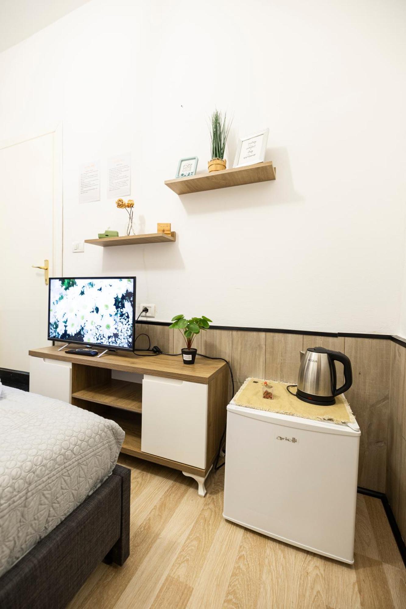 Tiny Cute Studio Near The City Center - 5 Min Walk 티라나 외부 사진