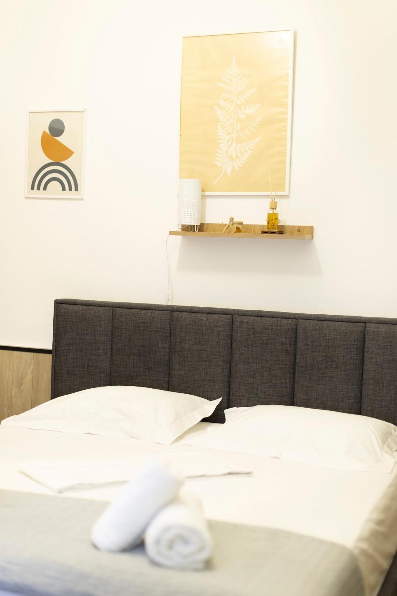 Tiny Cute Studio Near The City Center - 5 Min Walk 티라나 외부 사진